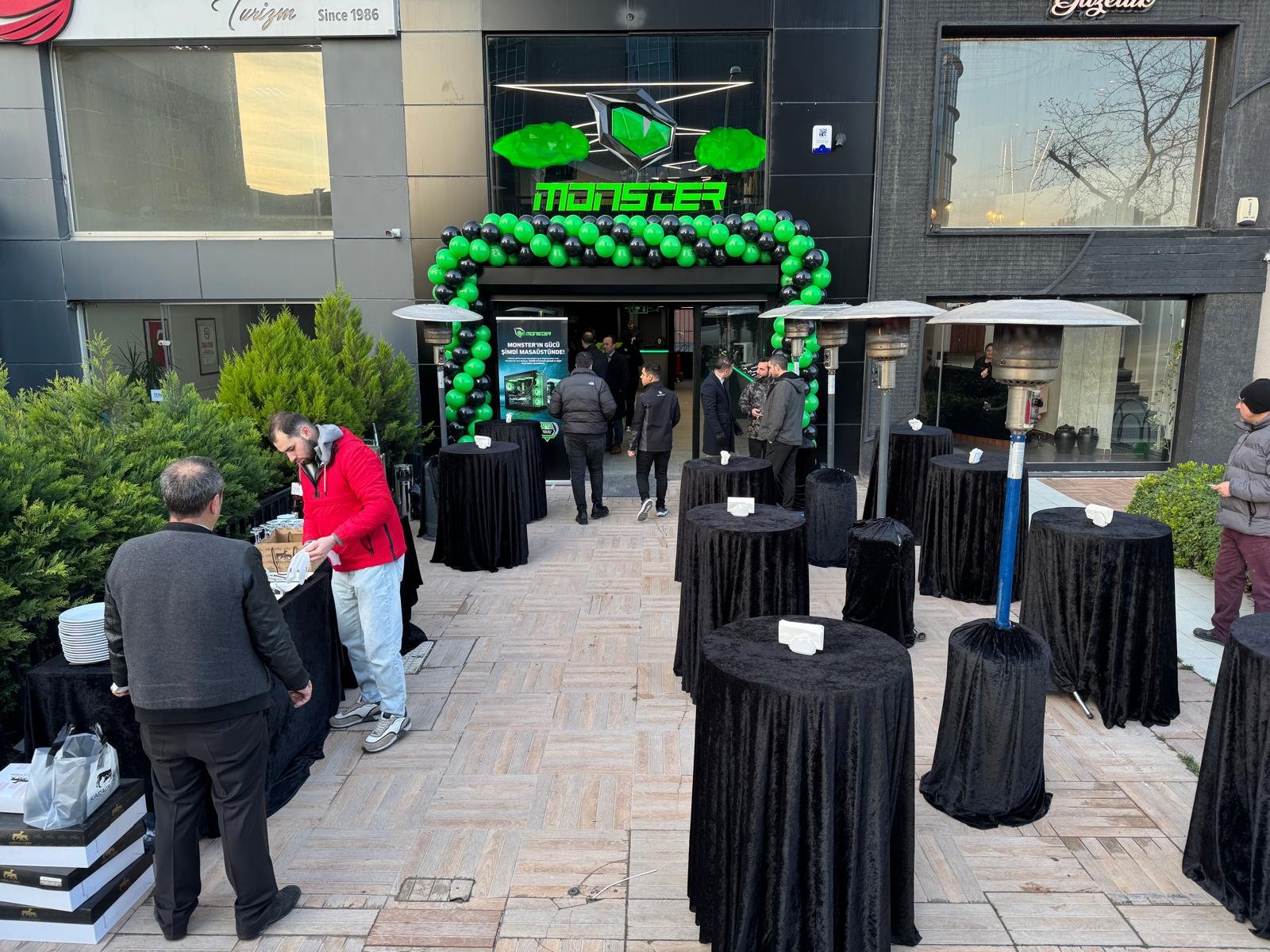 İşletmenizin İlk İmzası: Profesyonel Açılış Organizasyonları ile Unutulmaz Bir Başlangıç Yapın